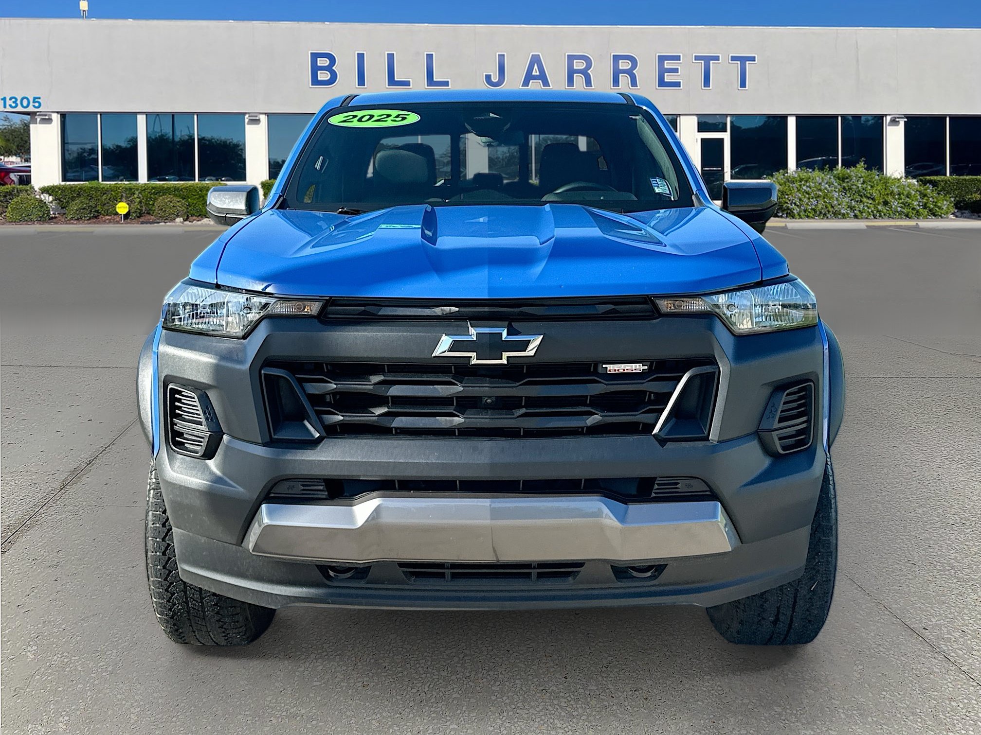 Used 2025 Chevrolet Colorado Trail Boss AWD/4WD image 2