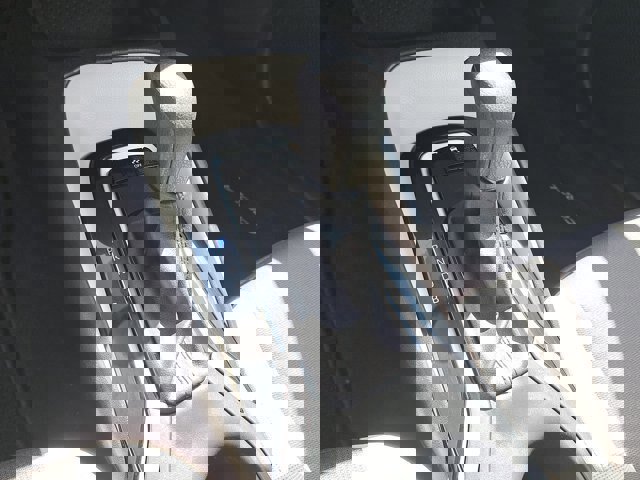 Used 2024 Toyota Corolla LE image 32