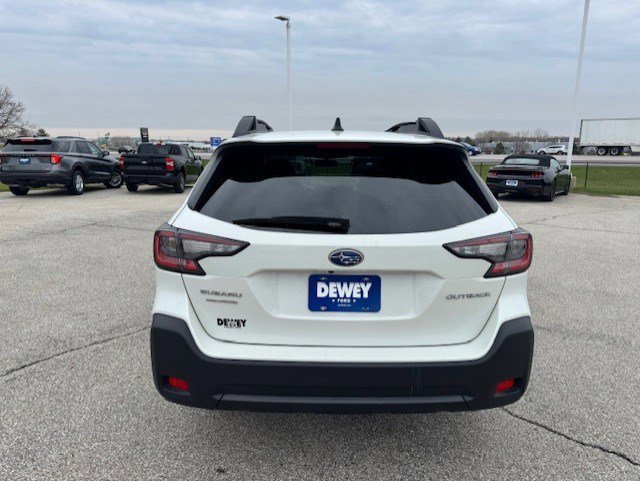 Used 2025 Subaru Outback Premium image 4
