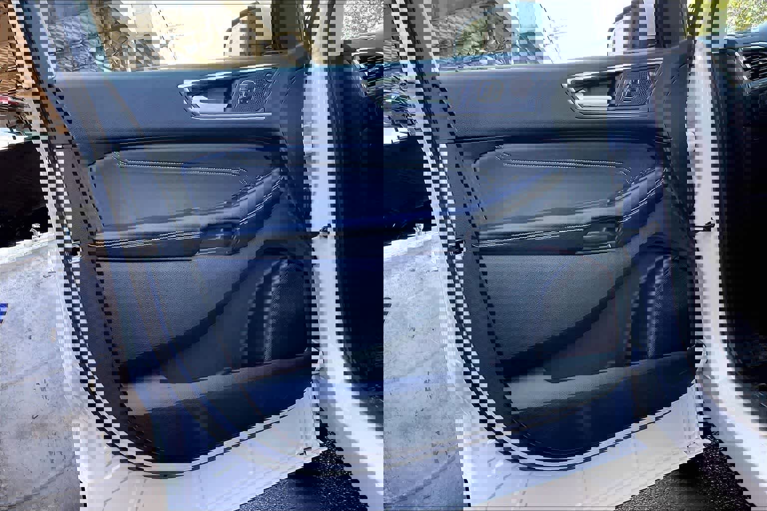 Certified 2024 Ford Edge Titanium w/ Equipment Group 301A image 27