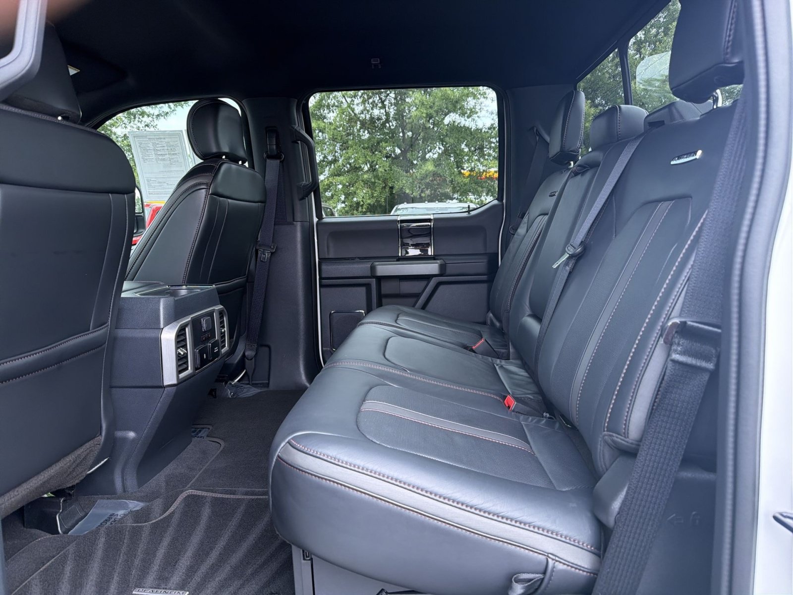 Certified 2022 Ford F450 Platinum w/ FX4 Off-Road Package AWD/4WD image 30