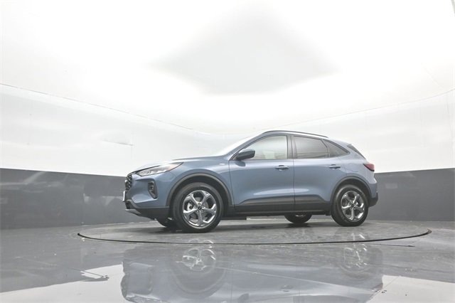 Certified 2025 Ford Escape ST-Line Elite image 30