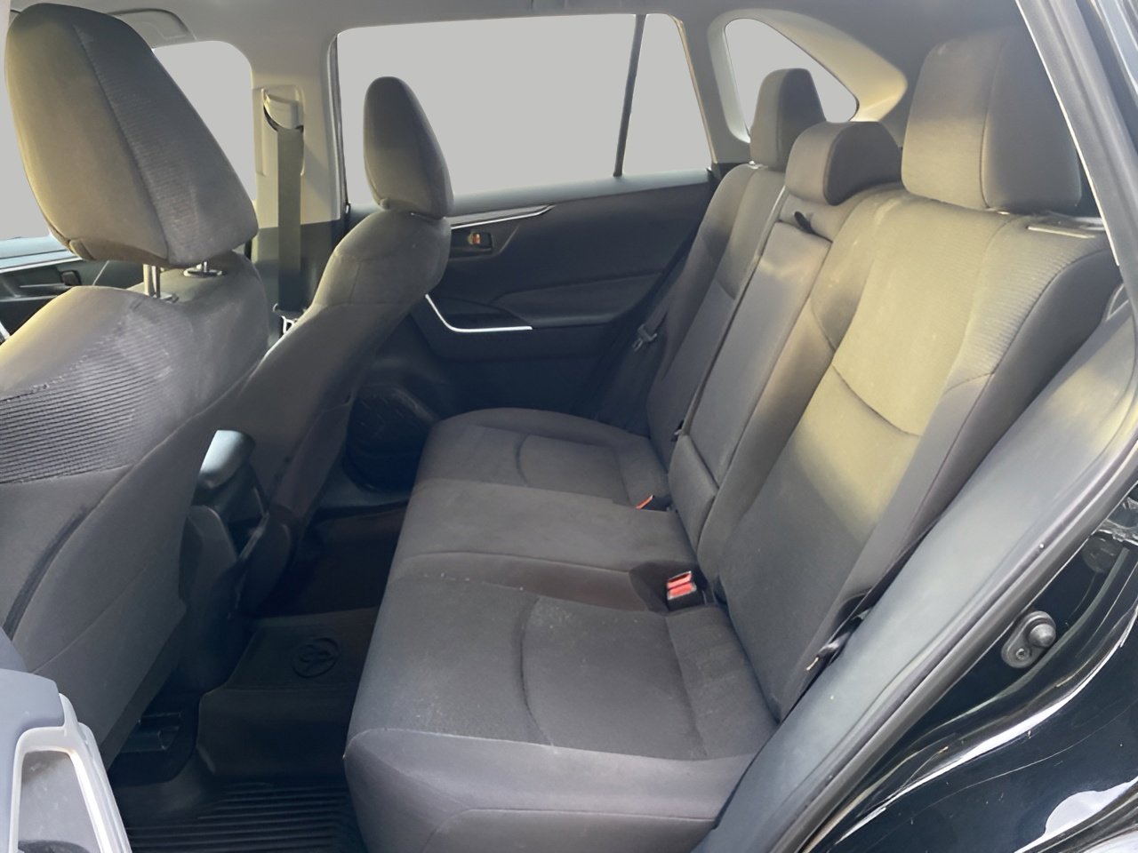 Used 2019 Toyota RAV4 LE image 10