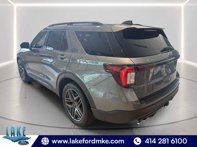 Certified 2025 Ford Explorer ST AWD/4WD image 5
