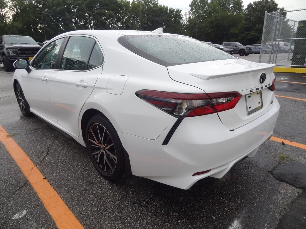 Used 2024 Toyota Camry SE w/ Blackout Package (TMS) FWD image 4