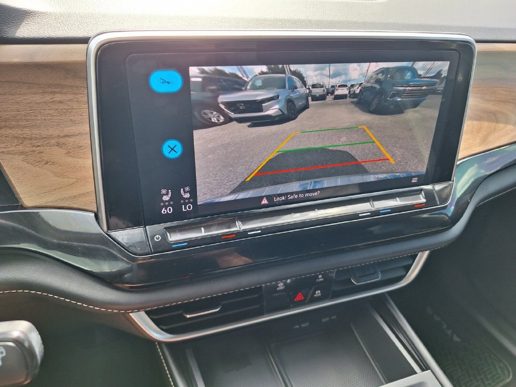 Used 2024 Volkswagen Atlas SE FWD image 19