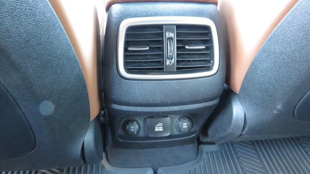 Used 2019 Kia Sorento SX image 17