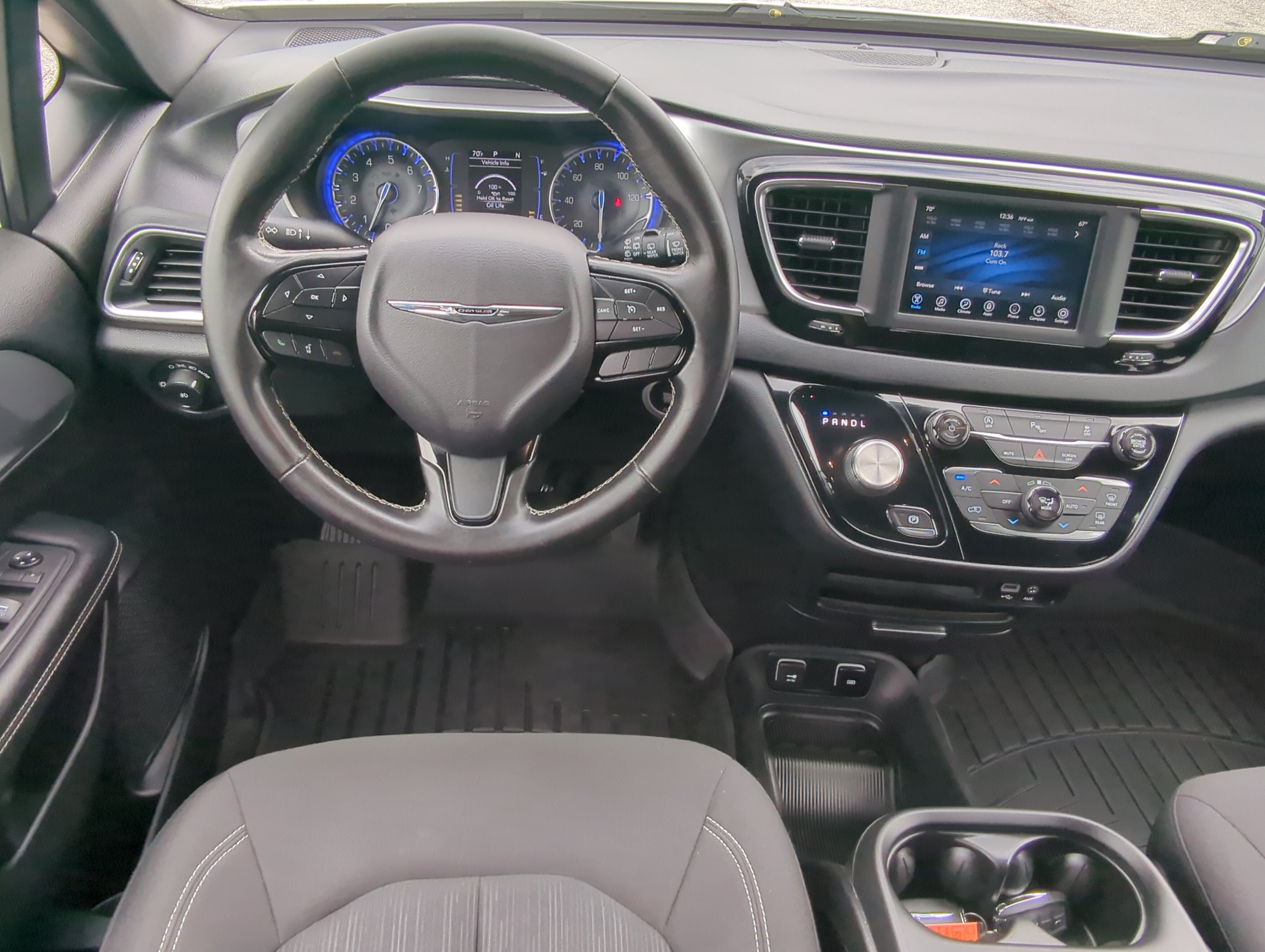 Used 2019 Chrysler Pacifica Touring Plus w/ S Appearance Package FWD image 14