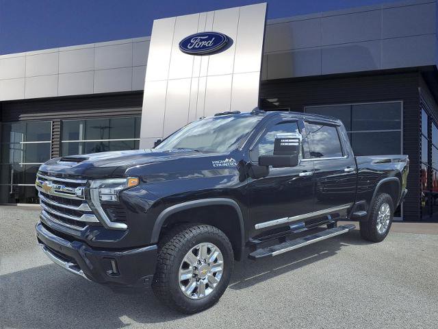 Used 2024 Chevrolet Silverado 2500 High Country w/ High Country Premium Package AWD/4WD image 4