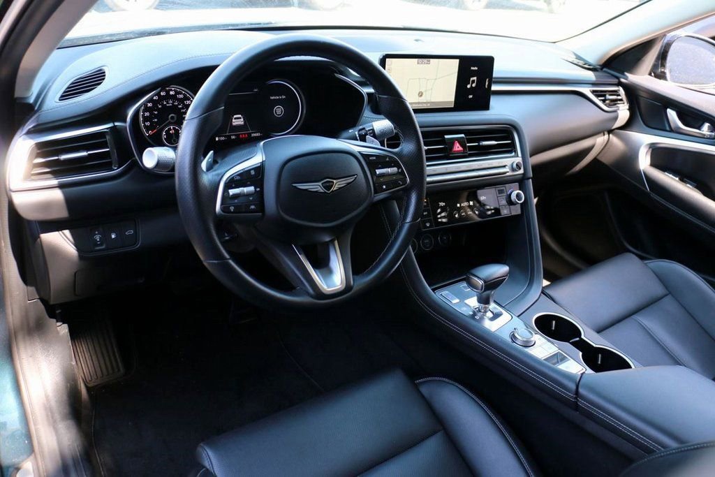 Used 2025 Genesis G70 2.5T image 16