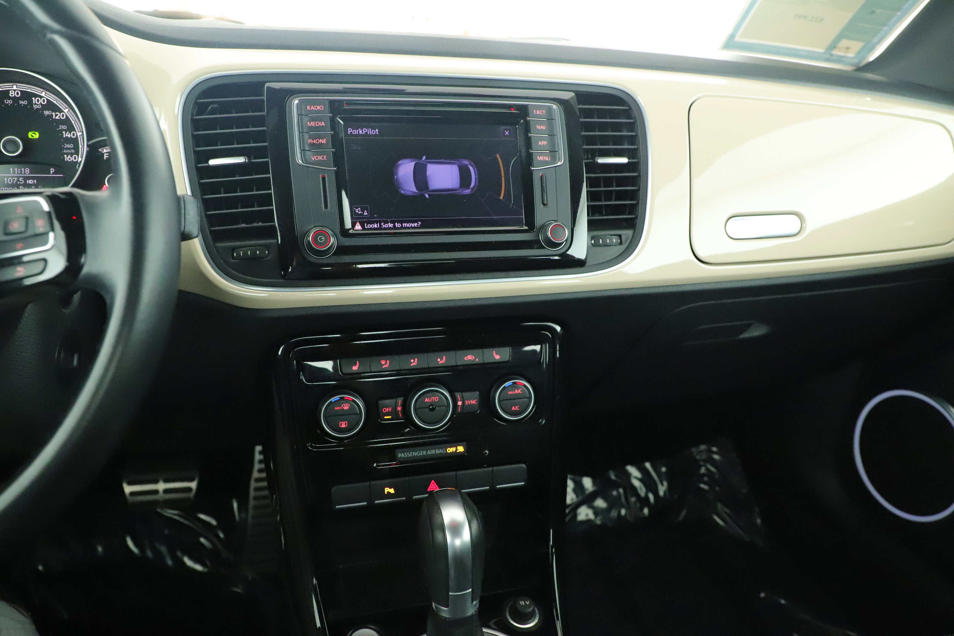 Used 2019 Volkswagen Beetle 2.0T Final Edition SEL image 18