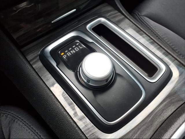 Used 2022 Chrysler 300 Touring w/ Sport Appearance Package image 27
