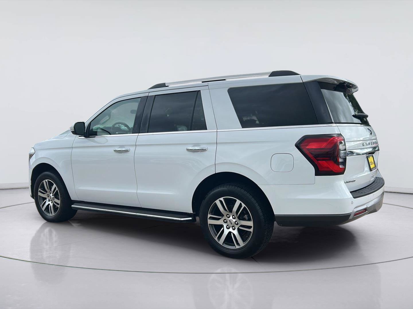 Certified 2022 Ford Expedition Limited AWD/4WD image 6