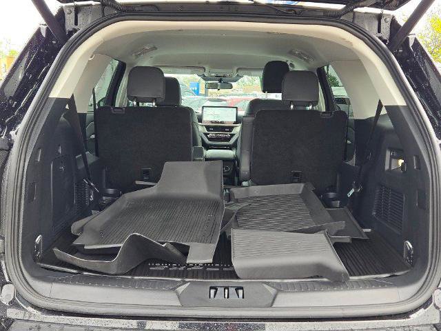 Certified 2025 Ford Explorer Active w/ Active Comfort Package AWD/4WD image 17