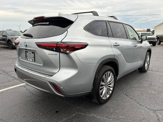 Used 2024 Toyota Highlander Platinum AWD/4WD image 5