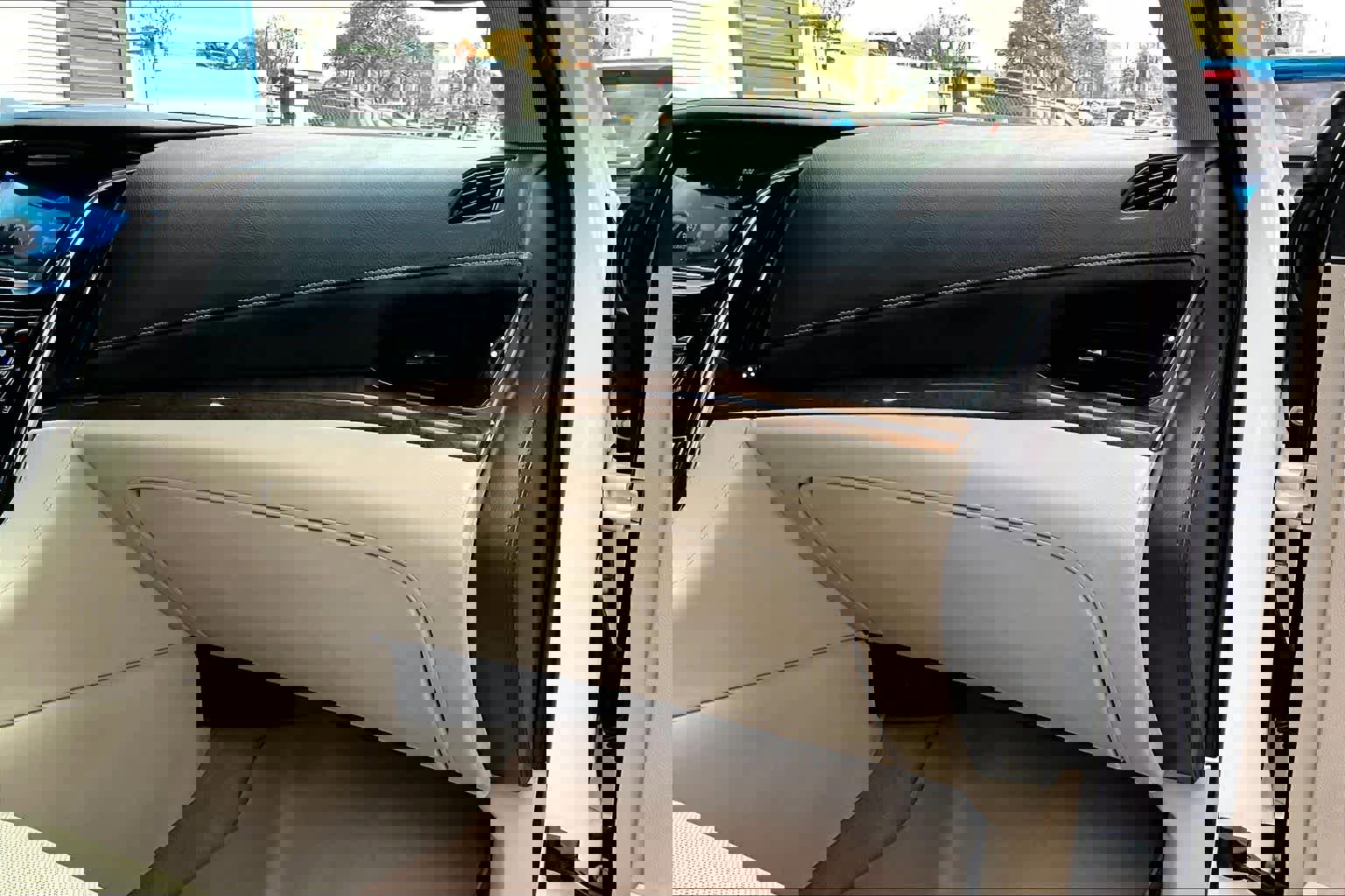 Used 2018 Cadillac Escalade Luxury image 18