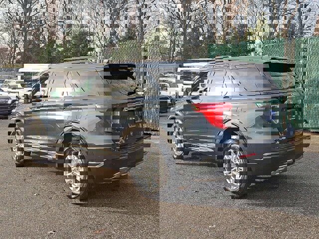 Certified 2022 Ford Explorer XLT w/ Equipment Group 202A image 1