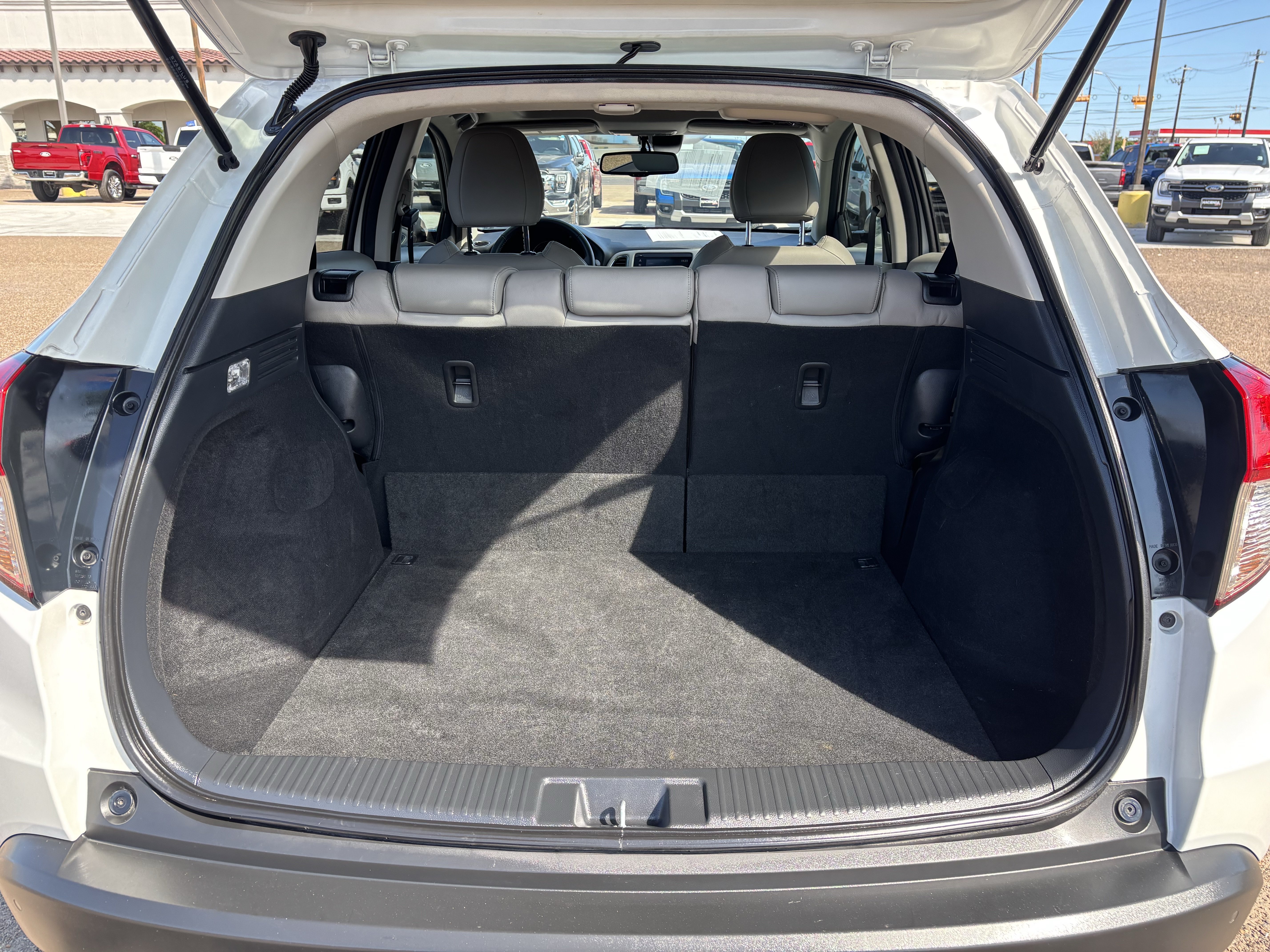 Used 2022 Honda HR-V EX-L image 18