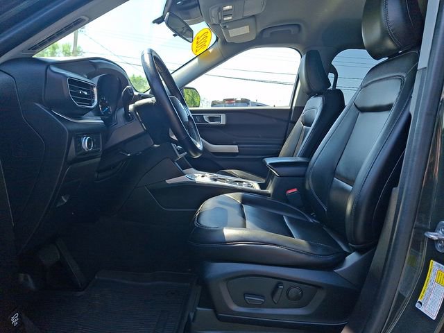 Certified 2022 Ford Explorer XLT w/ Equipment Group 202A AWD/4WD image 15