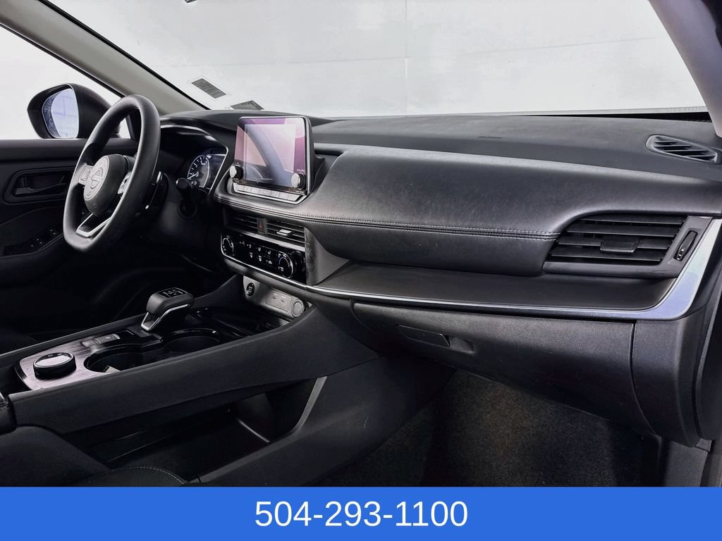 Used 2024 Nissan Rogue S AWD/4WD image 28