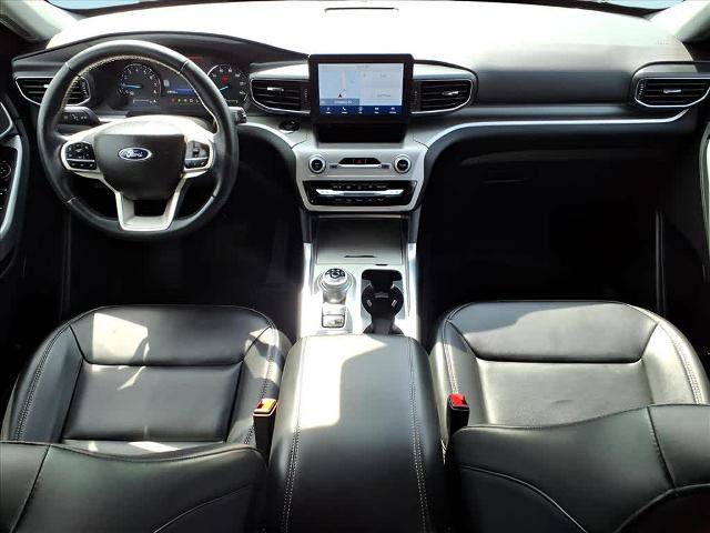 Certified 2022 Ford Explorer XLT w/ Equipment Group 202A image 15