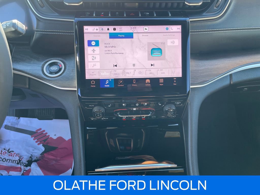 Used 2024 Jeep Grand Cherokee Limited w/ Luxury Tech Group II image 15