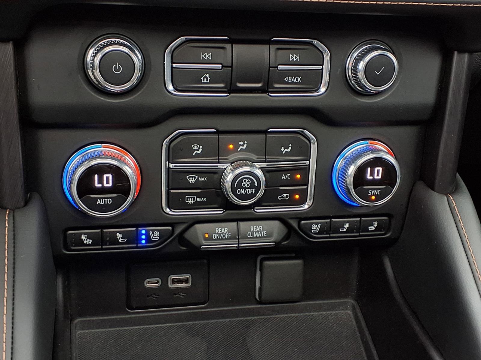 Used 2021 GMC Yukon XL AT4 w/ AT4 Premium Package AWD/4WD image 19