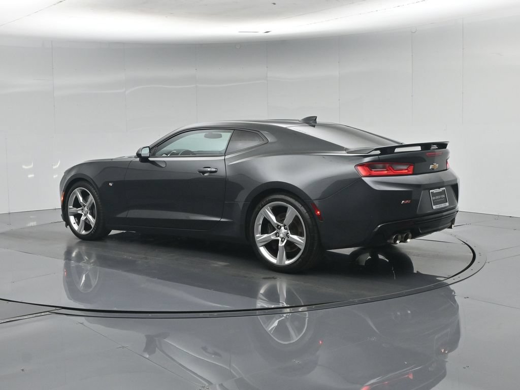 Used 2018 Chevrolet Camaro SS RWD image 7
