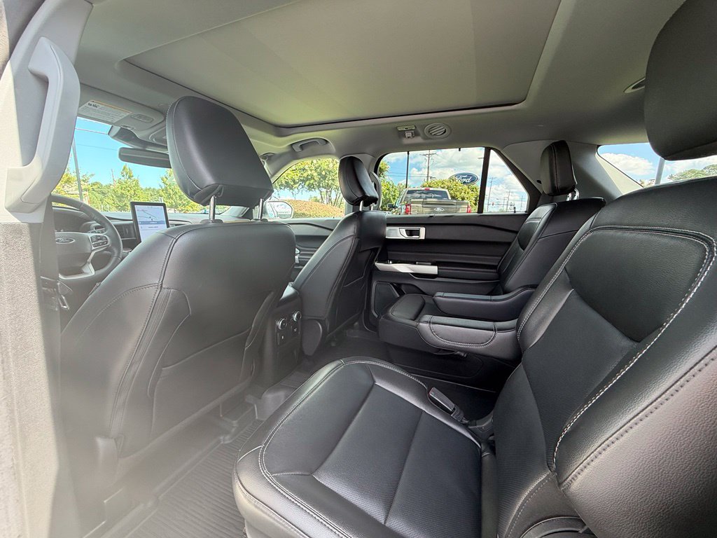 Certified 2023 Ford Explorer Limited w/ Limited Technology Package RWD image 28