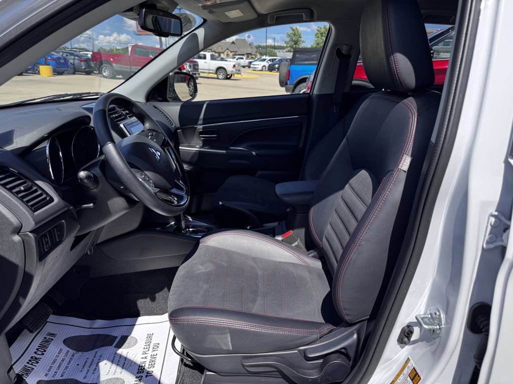Used 2024 Mitsubishi Outlander Sport SE image 9
