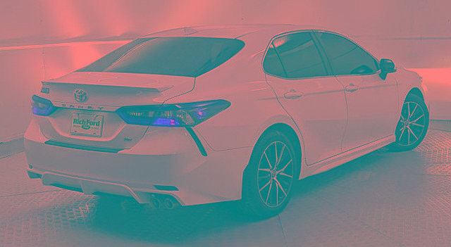 Used 2023 Toyota Camry SE w/ Audio Upgrade Package image 3