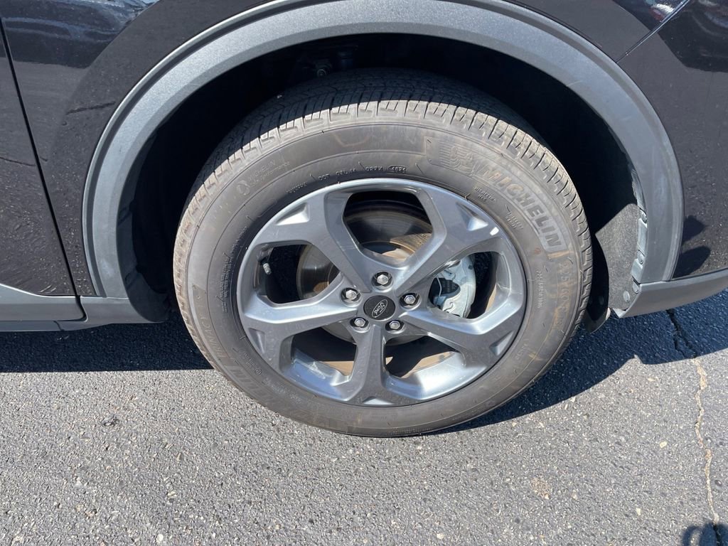 Certified 2025 Ford Escape ST-Line image 15