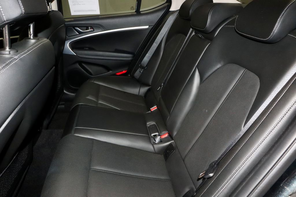 Used 2023 Genesis G70 2.0T image 23