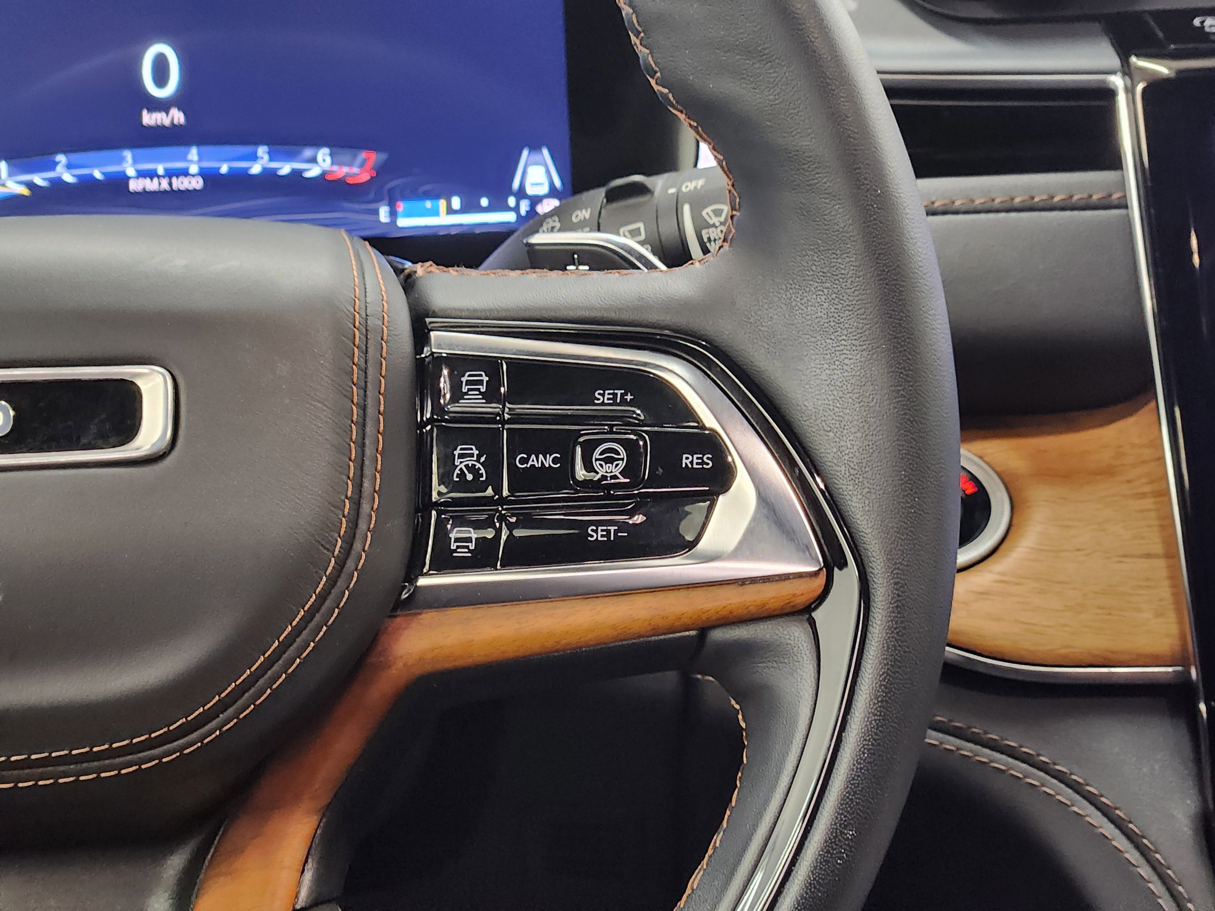 Used 2023 Jeep Grand Cherokee Summit image 27