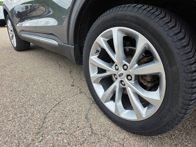 Certified 2023 Ford Explorer Platinum w/ Technology Package AWD/4WD image 42