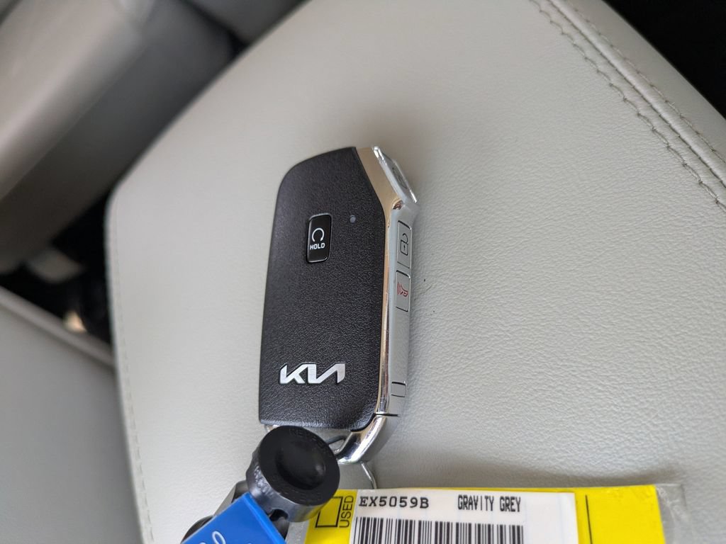 Used 2022 Kia Sorento S w/ Panoramic Sunroof Package FWD image 30