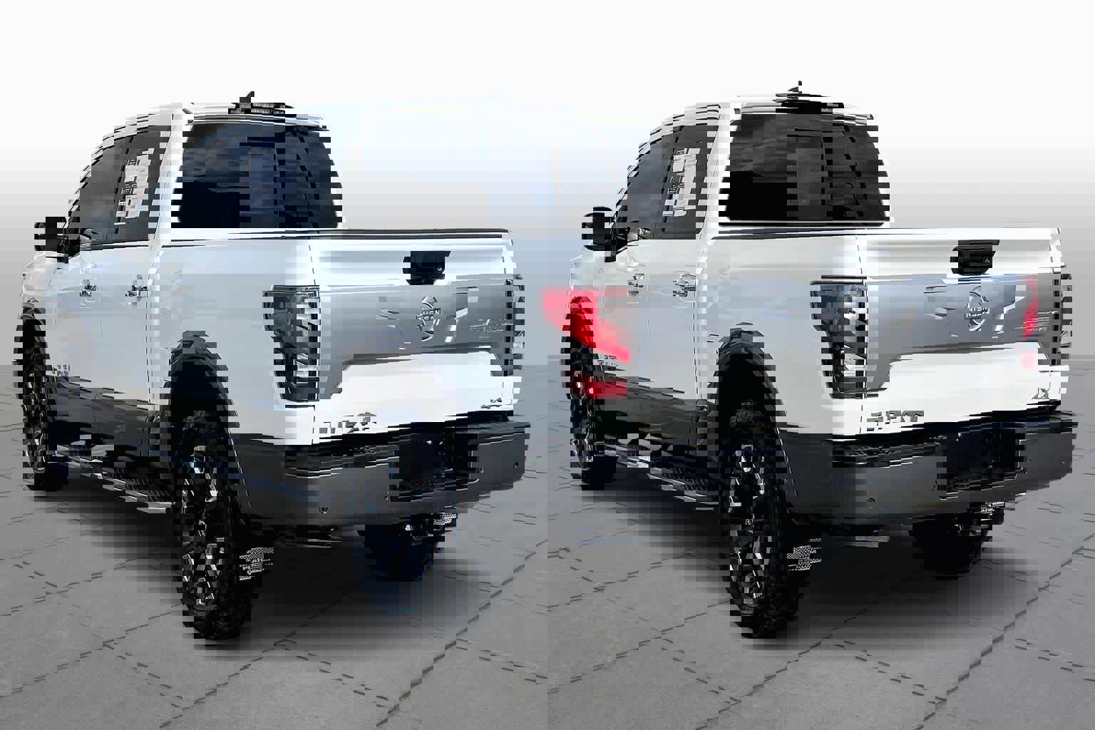 Used 2023 Nissan Titan Platinum Reserve w/ Moonroof Package image 12