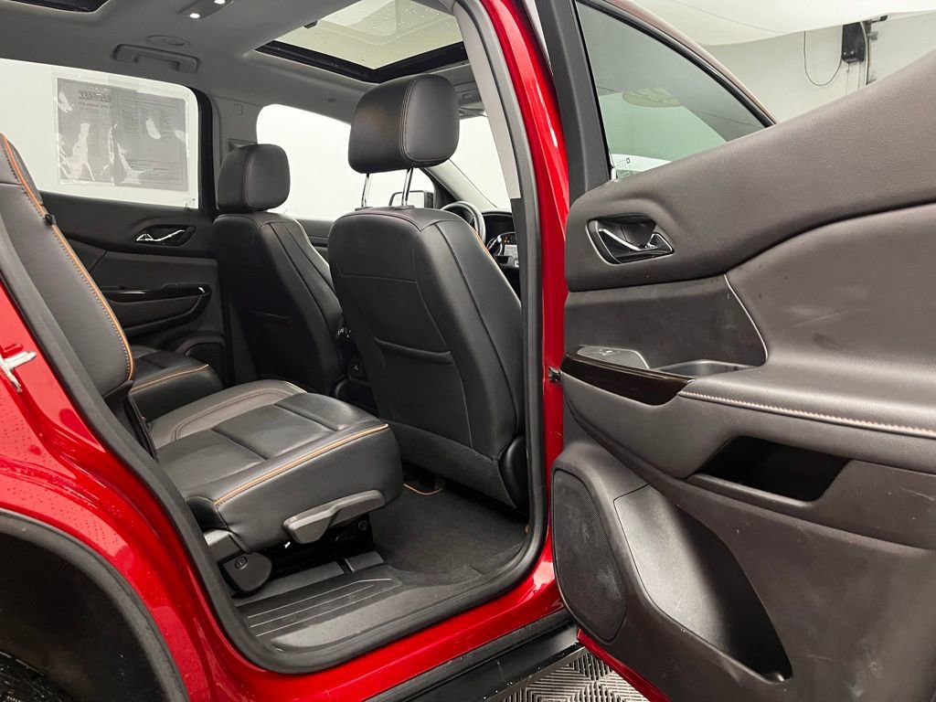 Used 2023 GMC Acadia AT4 w/ Preferred Package image 33