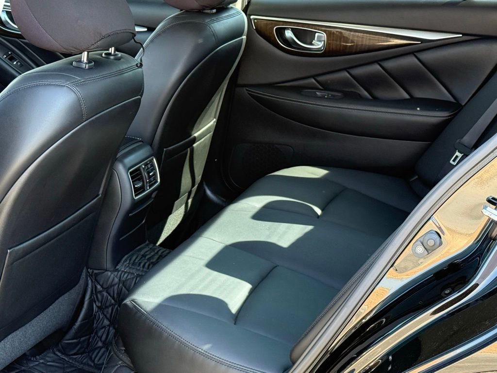 Used 2018 INFINITI Q50 Luxe w/ Essential Package (3.0T Luxe) image 7