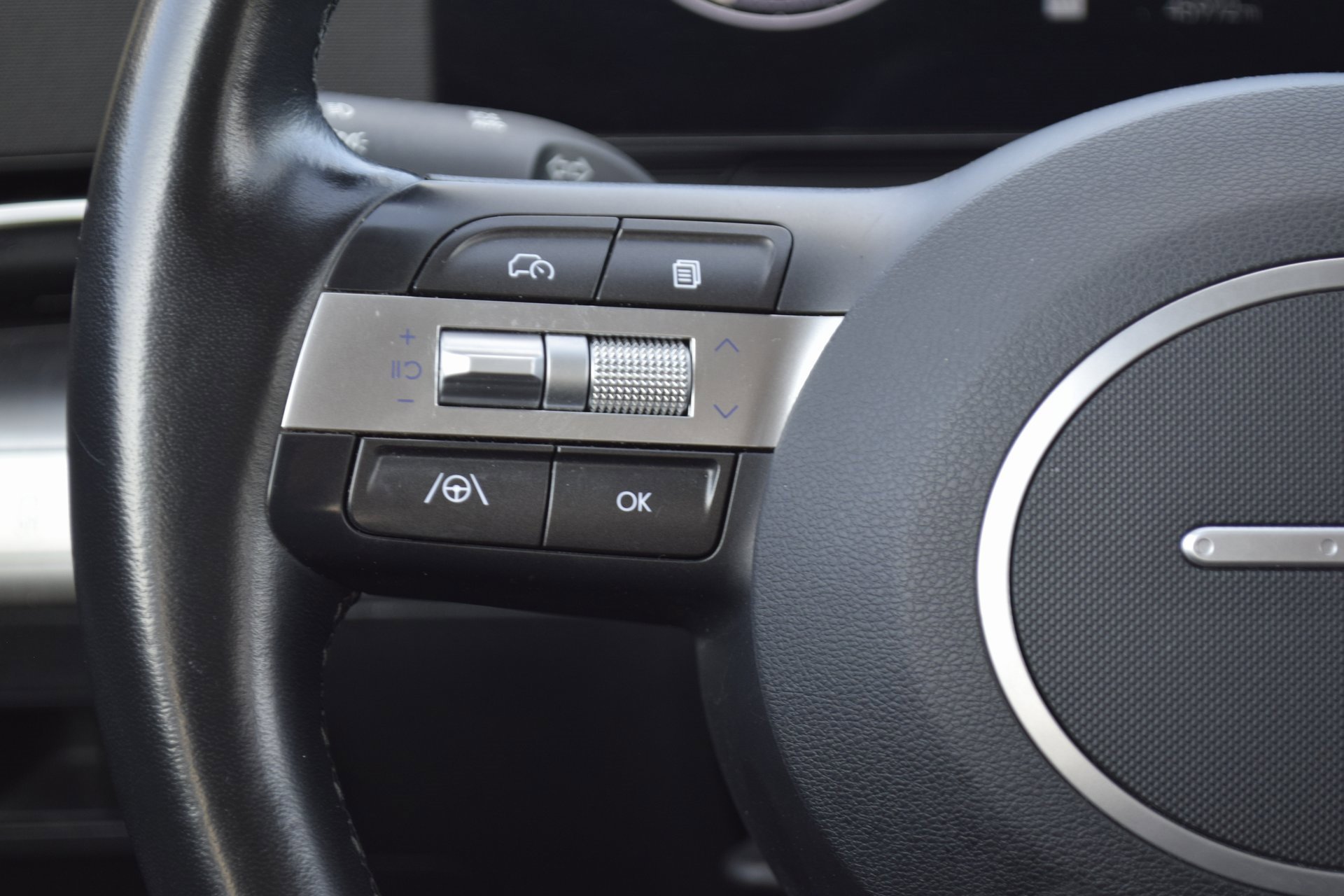 Used 2024 Hyundai Kona SEL image 12