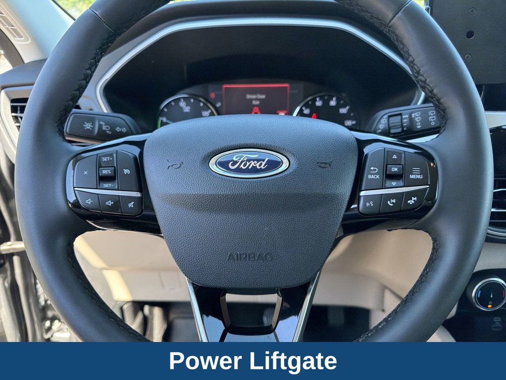 Certified 2022 Ford Escape SE w/ SE Sport Appearance Package FWD image 13
