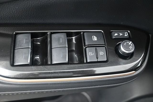 Used 2026 Toyota Crown AWD/4WD image 7