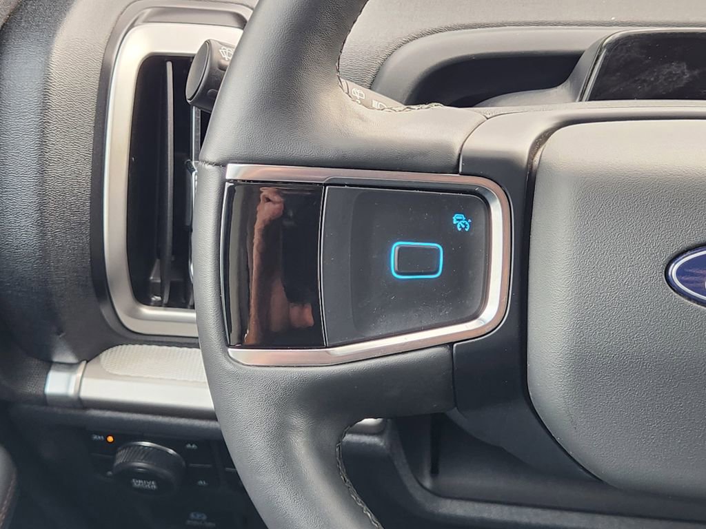 Certified 2025 Ford Expedition Active AWD/4WD image 25
