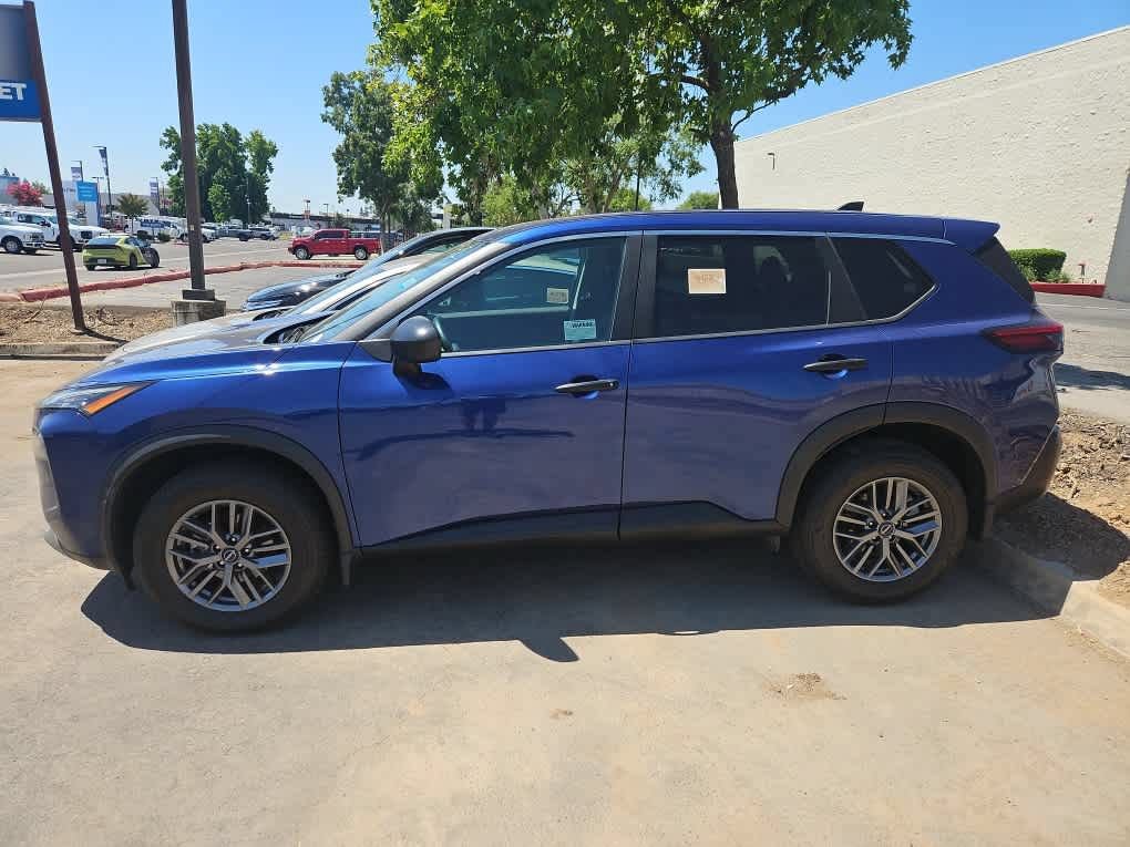 Used 2023 Nissan Rogue S FWD image 5
