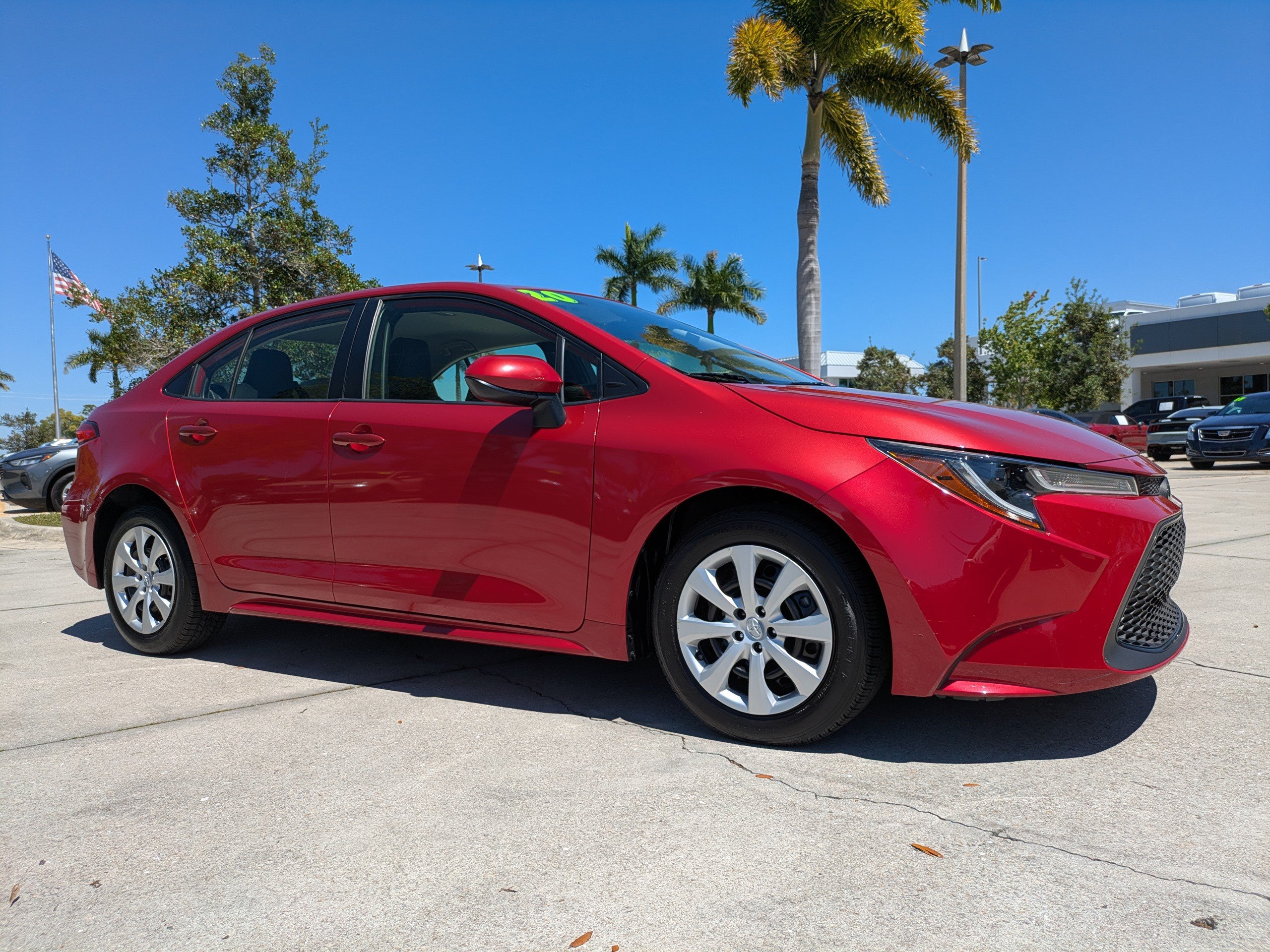 Used 2020 Toyota Corolla LE FWD image 2