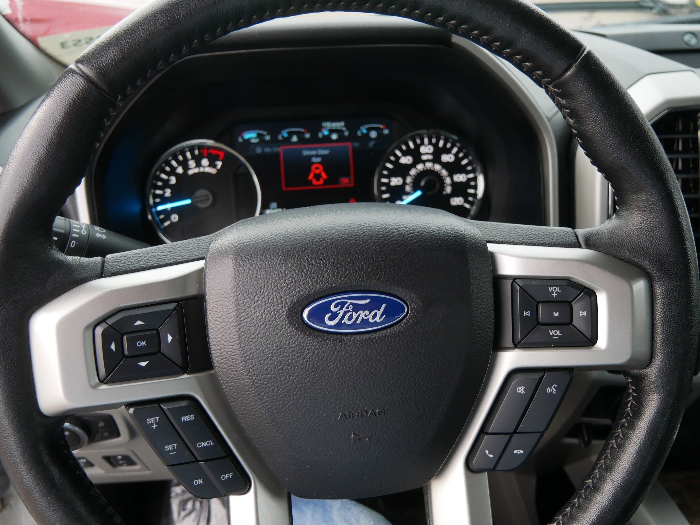 Certified 2020 Ford F150 Lariat w/ Equipment Group 502A Luxury AWD/4WD image 25