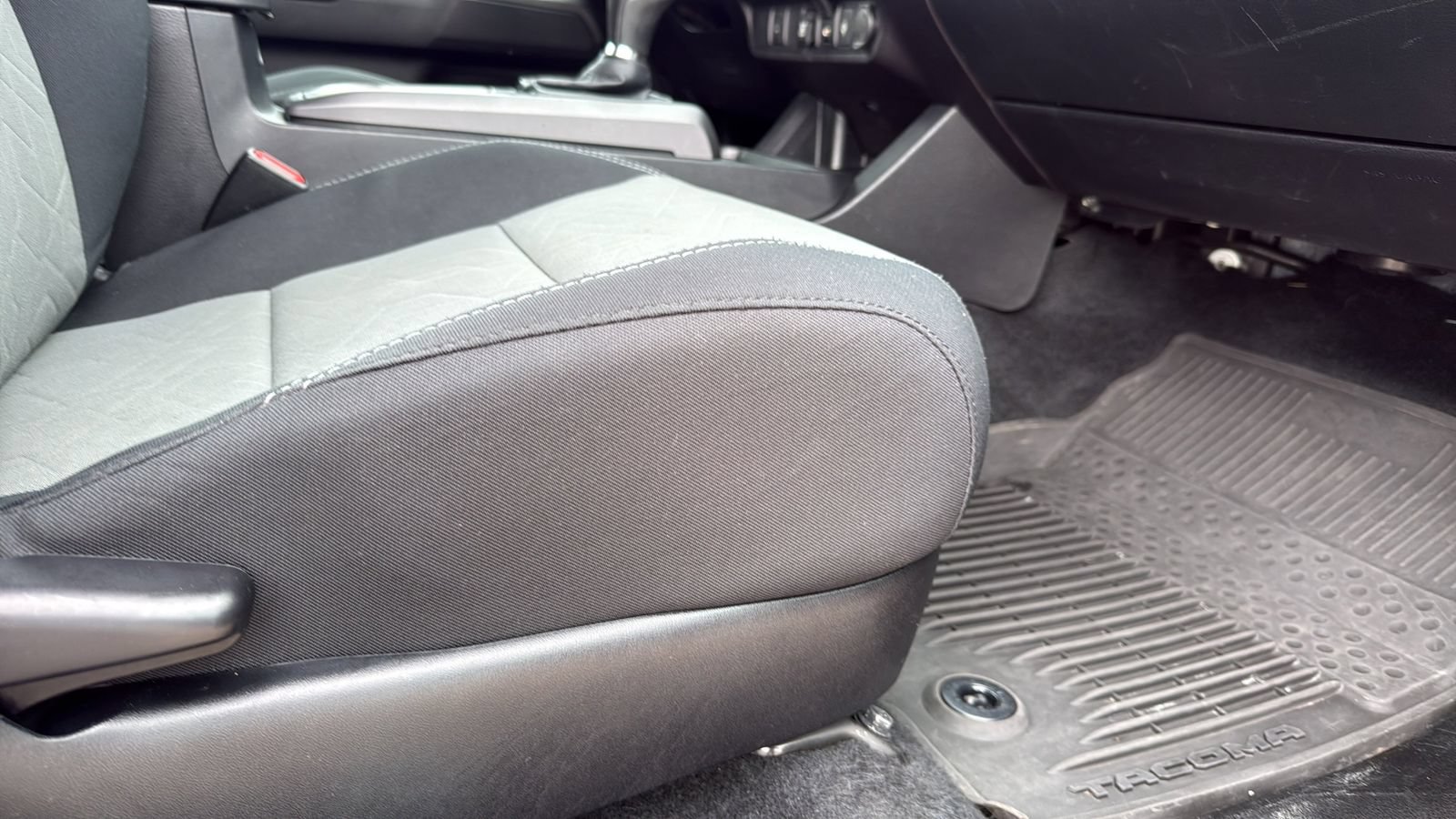 Used 2022 Toyota Tacoma TRD Sport AWD/4WD image 24