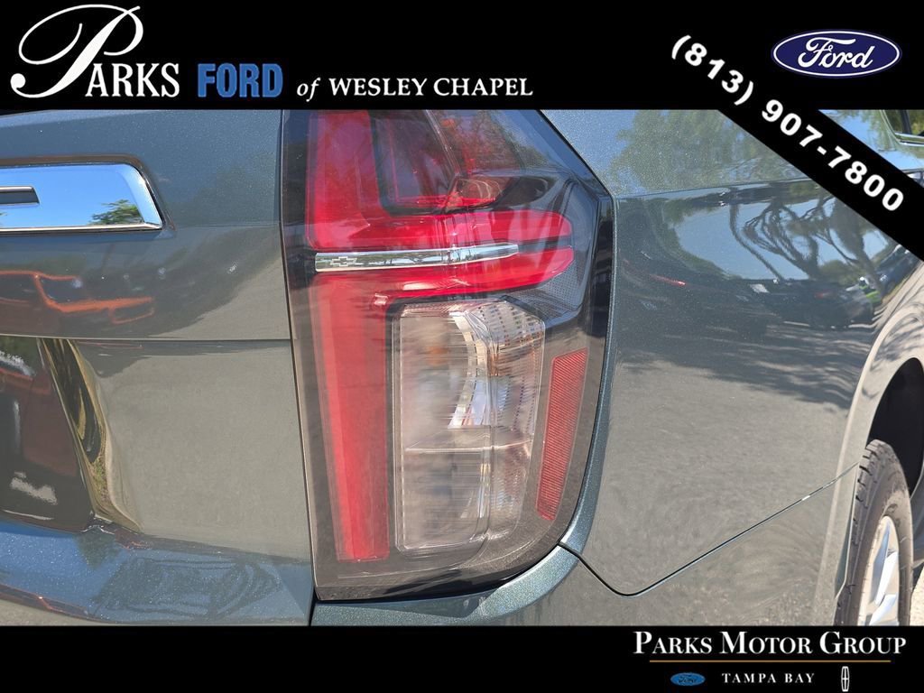 Used 2024 Chevrolet Suburban Premier image 7