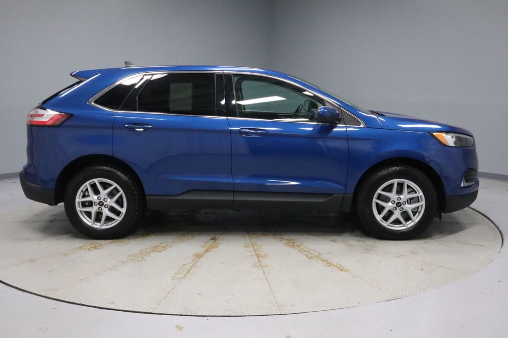 Certified 2024 Ford Edge SEL w/ Convenience Package AWD/4WD image 11