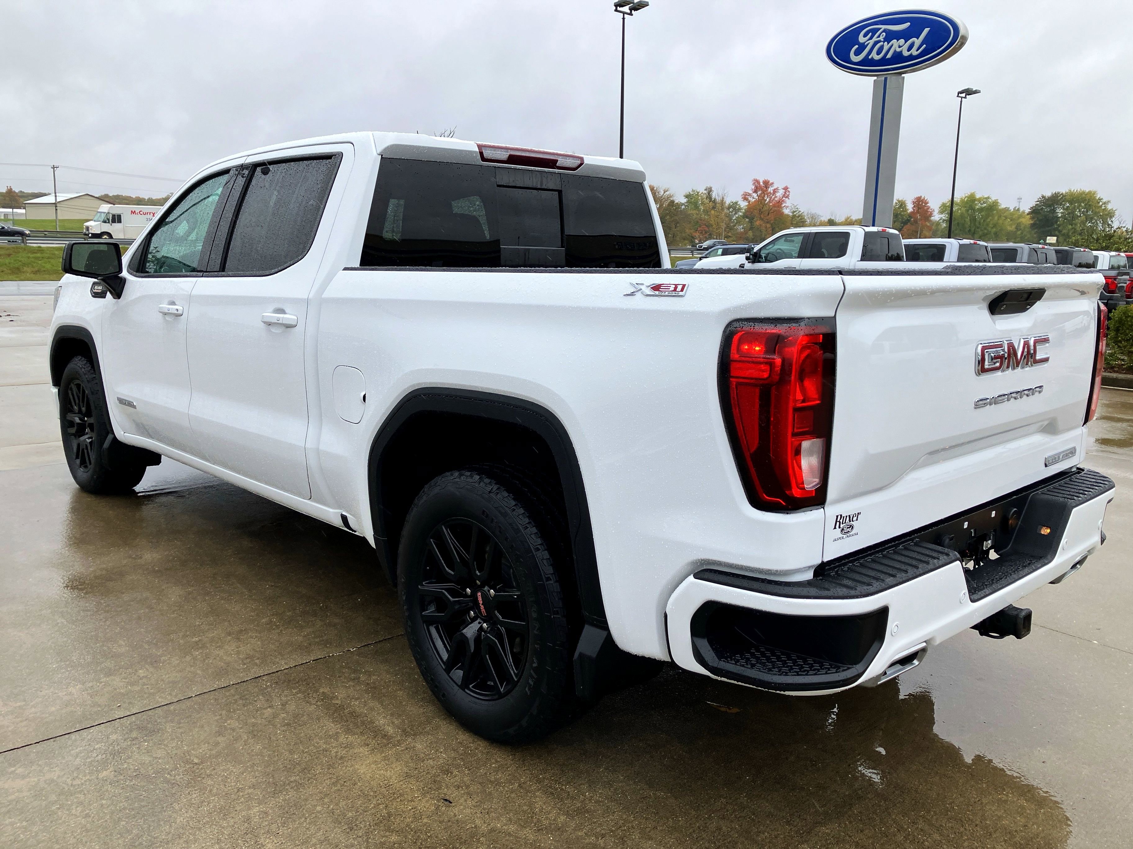 Used 2020 GMC Sierra 1500 Elevation w/ Elevation Value Package image 3